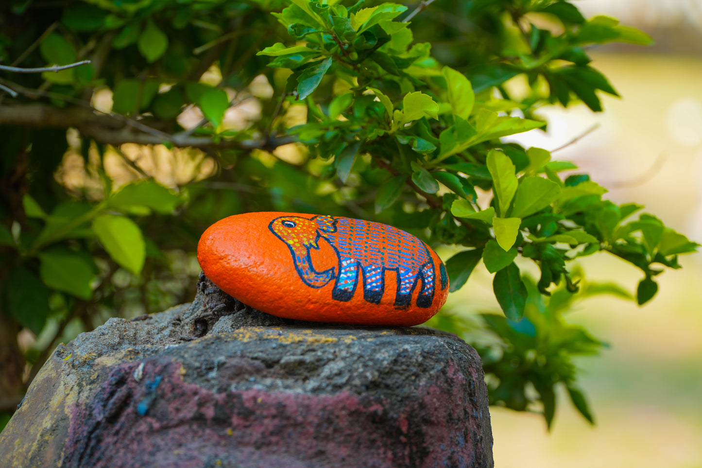 Hand-Painted Floral Art Stone – Textured Garden Decor & Paperweight