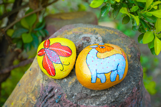 Artisan Hand-Painted Flower Stone – 3D Textured Botanical River Rock Art